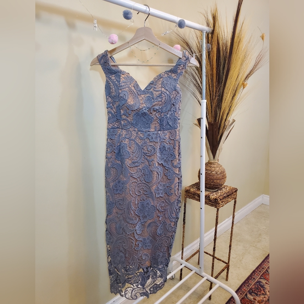 MISSGUIDED Grey Lace Midi Dress Sz. S